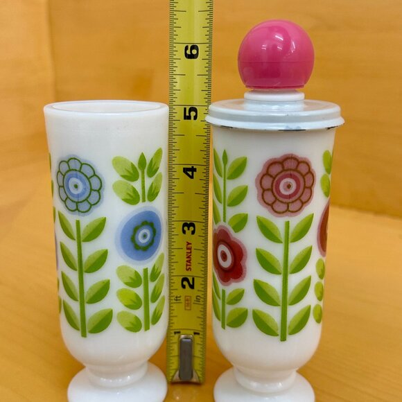 1970s set of vintage Avon Dutch Treat demi-cups made of milk glass - Picture 7 of 7